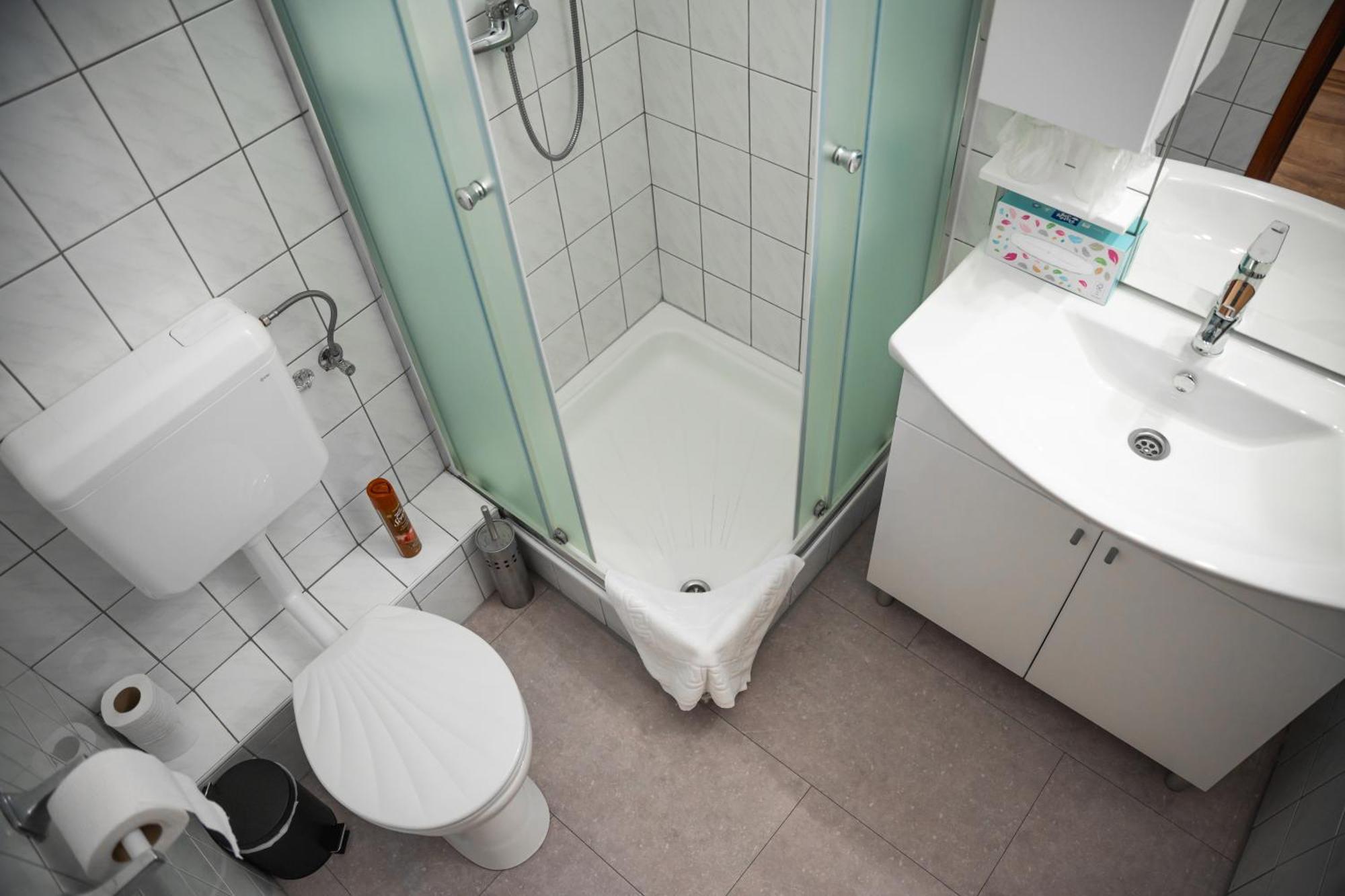 Hotel Bolero Győr Buitenkant foto